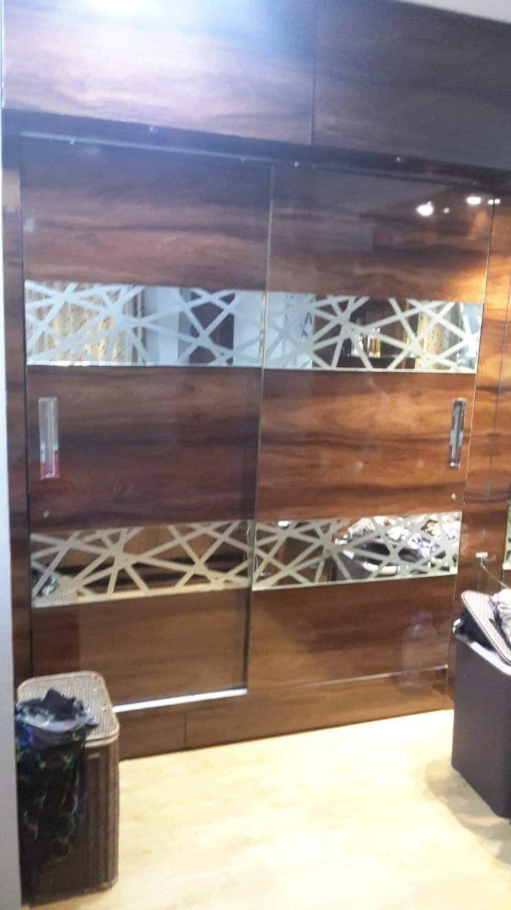 Wardrobe Sliding Doors Mirror Accents Hg Laminate