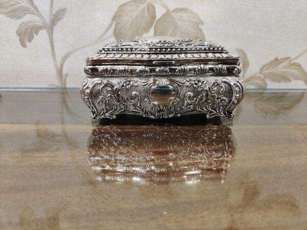 New antic brass finish lacquered jewellery box!!
