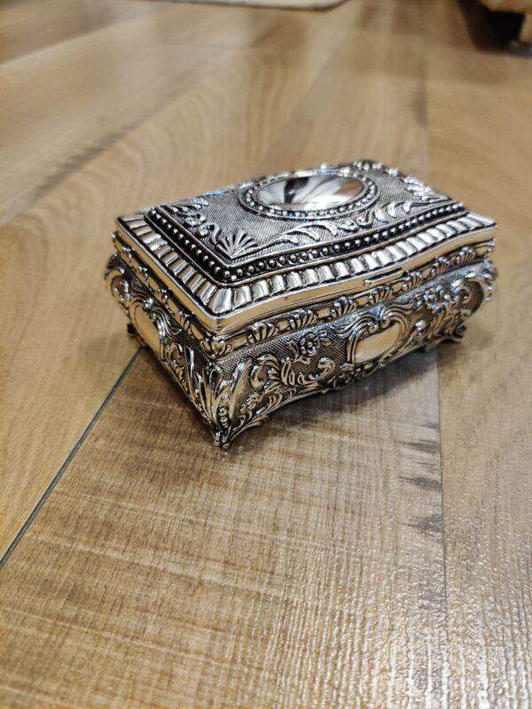 New antic brass finish lacquered jewellery box!! - Image 3